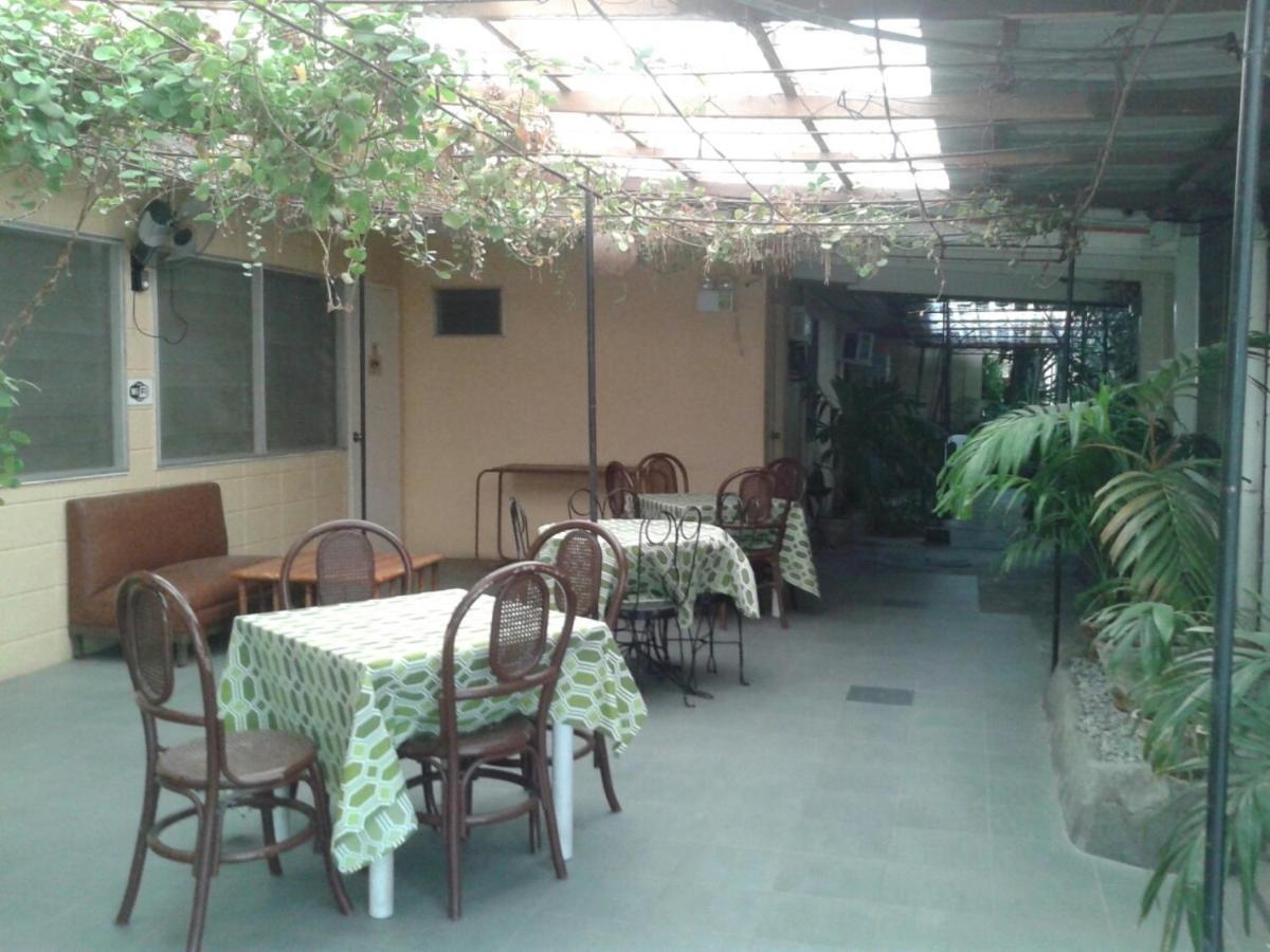 11Th Street Bed And Breakfast Bacolod Exteriér fotografie